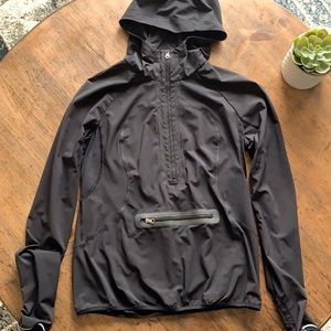 Lululemon On the Run Wind Breaker.